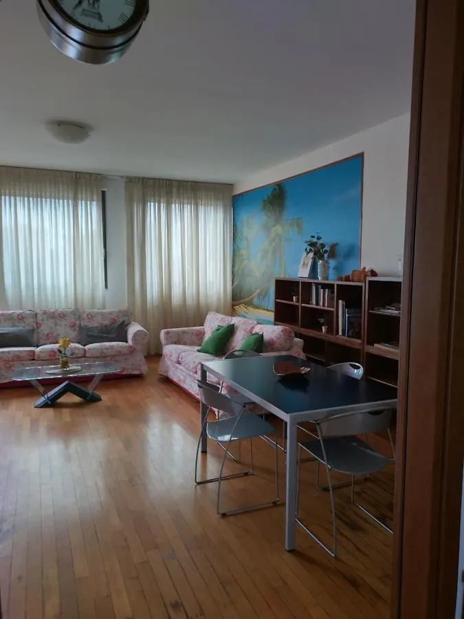 Sant'Uguzzone Flat Apartamento Milão